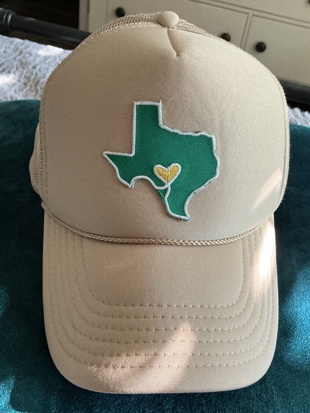 Kendra Scott Texas Heart Trucker Hat Cream Green Snapback